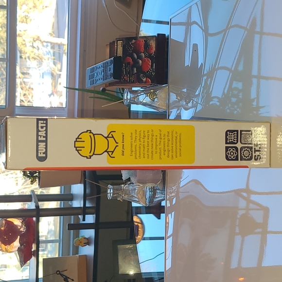 Model Building Adventure Club Engineering Kit - Picture 3 of 4